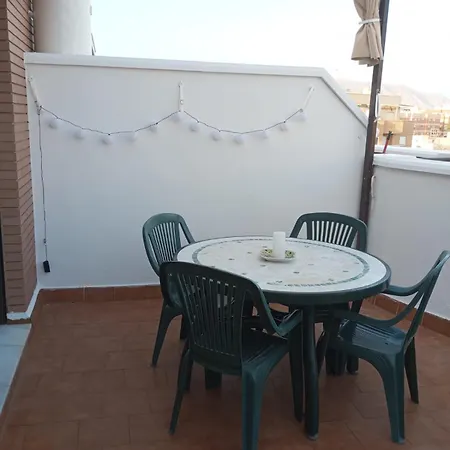Trafalgar Royal Apartamento Adra