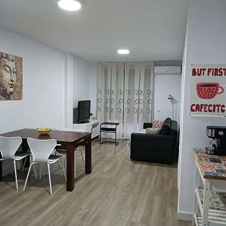 Trafalgar Royal Apartamento Adra